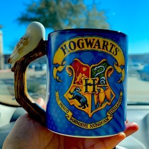 Harry Potter Hogwarts Crest 20oz Ceramic Mug with Sculpted Handle